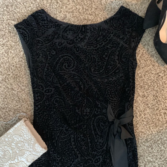 Black Design Dress 🖤 - Picture 3 of 4